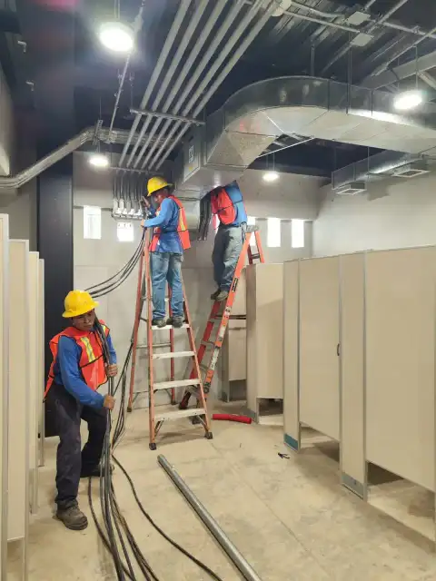 Obra eléctrica en progreso